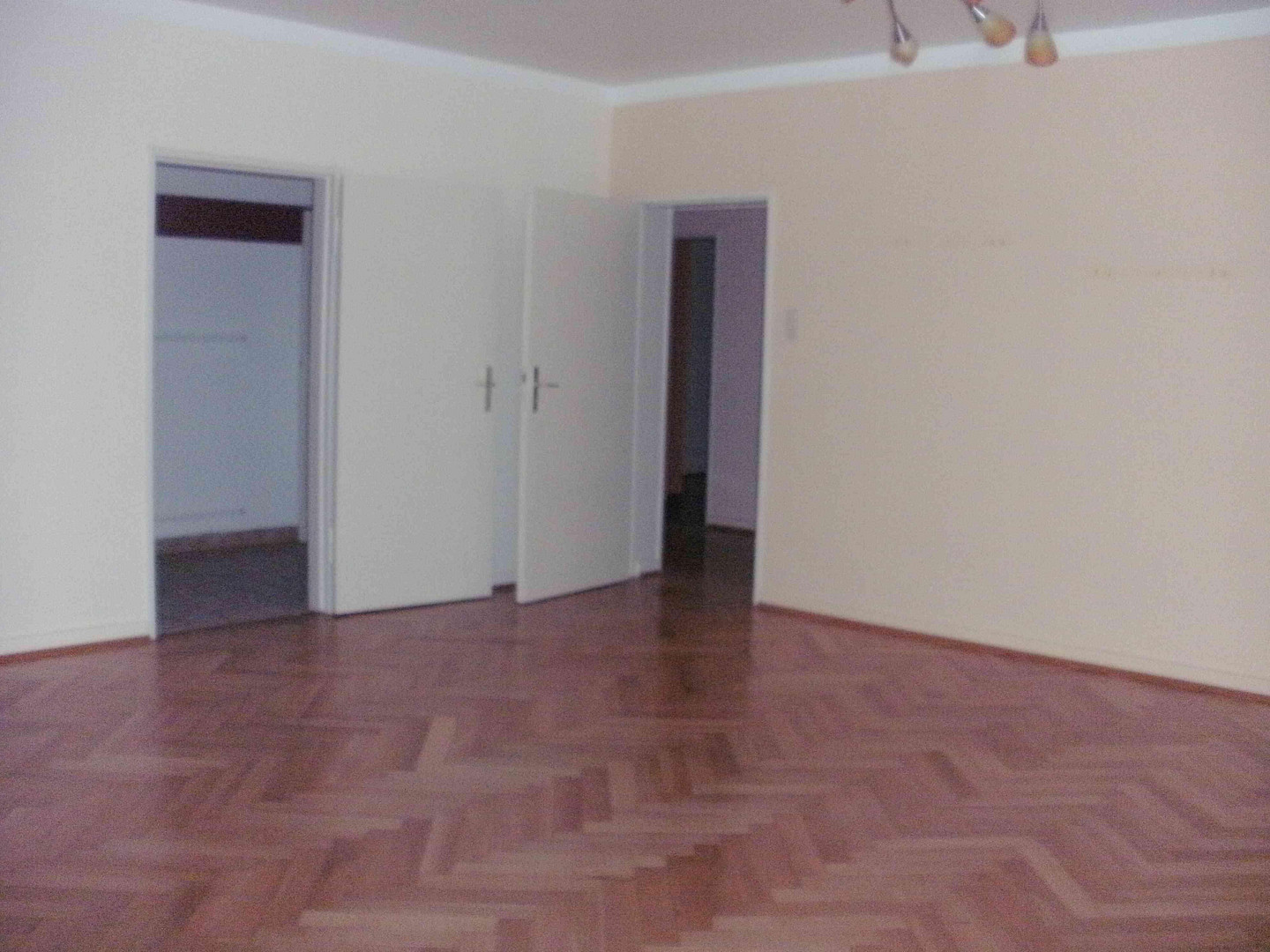renov.bedürft. 3,5-Zi-Whg mit Balkon und EBK samt sep. DG-Whg. im Rohbau, in freundl. MFH in HN – Herbert-Hoover-Str. 17, 74074 Heilbronn – Vorschaubild 16