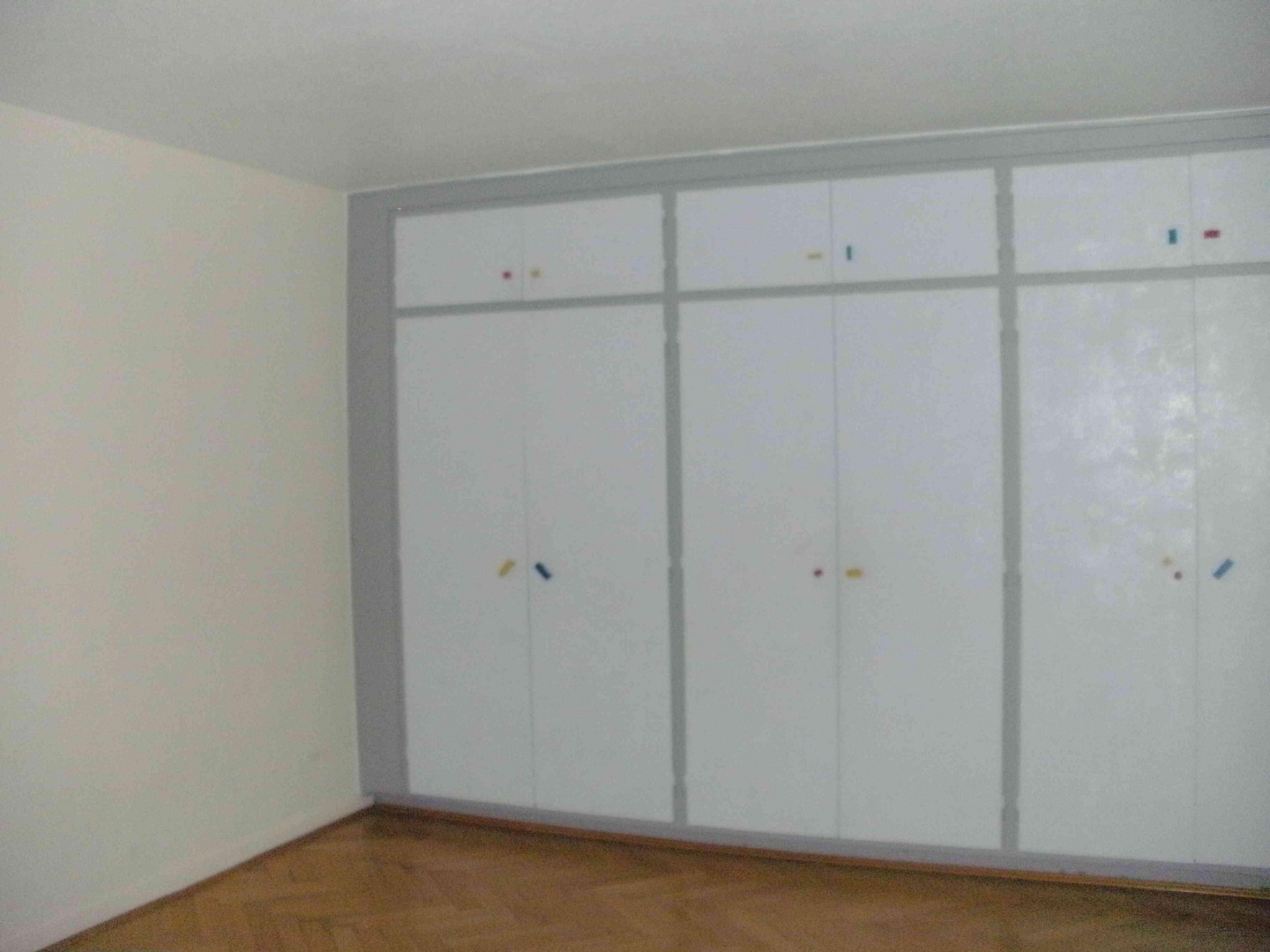 renov.bedürft. 3,5-Zi-Whg mit Balkon und EBK samt sep. DG-Whg. im Rohbau, in freundl. MFH in HN – Herbert-Hoover-Str. 17, 74074 Heilbronn – Vorschaubild 8