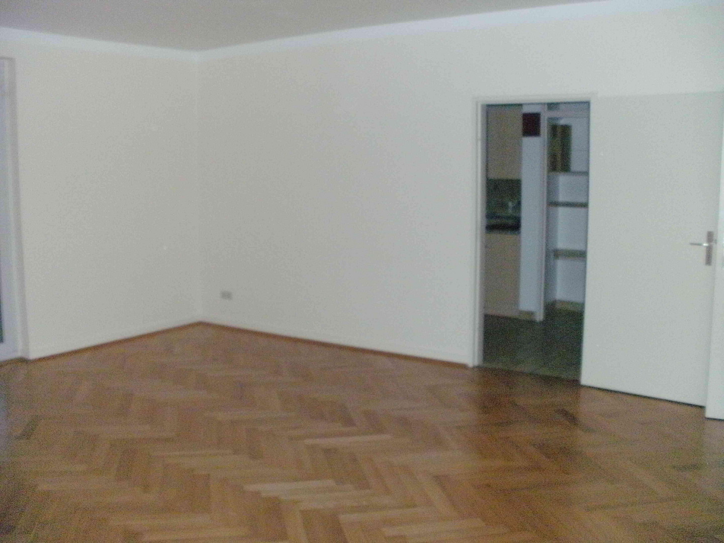 renov.bedürft. 3,5-Zi-Whg mit Balkon und EBK samt sep. DG-Whg. im Rohbau, in freundl. MFH in HN – Herbert-Hoover-Str. 17, 74074 Heilbronn – Vorschaubild 15