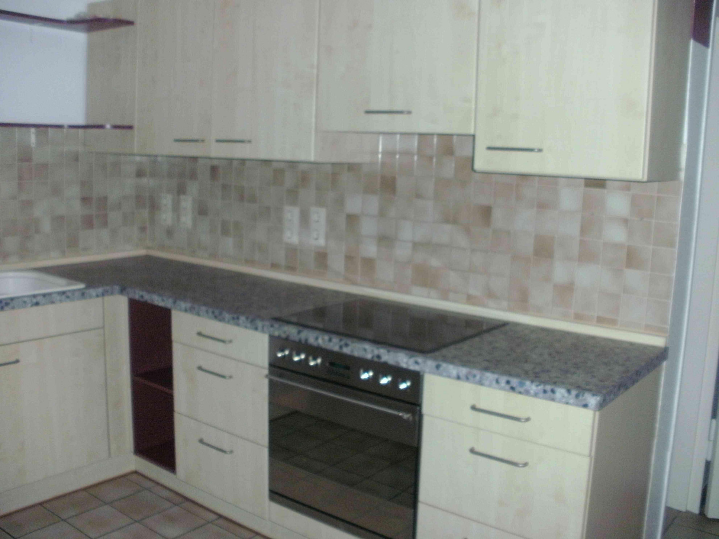 renov.bedürft. 3,5-Zi-Whg mit Balkon und EBK samt sep. DG-Whg. im Rohbau, in freundl. MFH in HN – Herbert-Hoover-Str. 17, 74074 Heilbronn – Vorschaubild 17