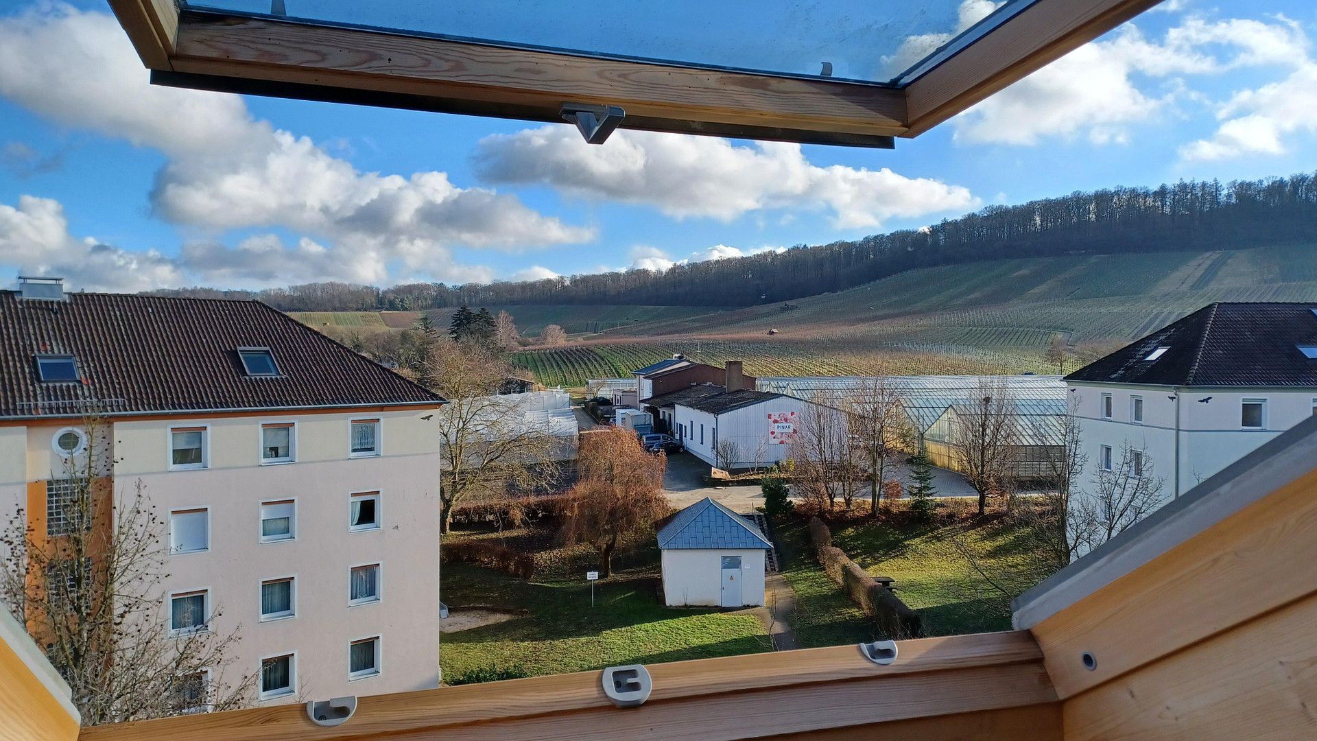 renov.bedürft. 3,5-Zi-Whg mit Balkon und EBK samt sep. DG-Whg. im Rohbau, in freundl. MFH in HN – Herbert-Hoover-Str. 17, 74074 Heilbronn – Vorschaubild 34