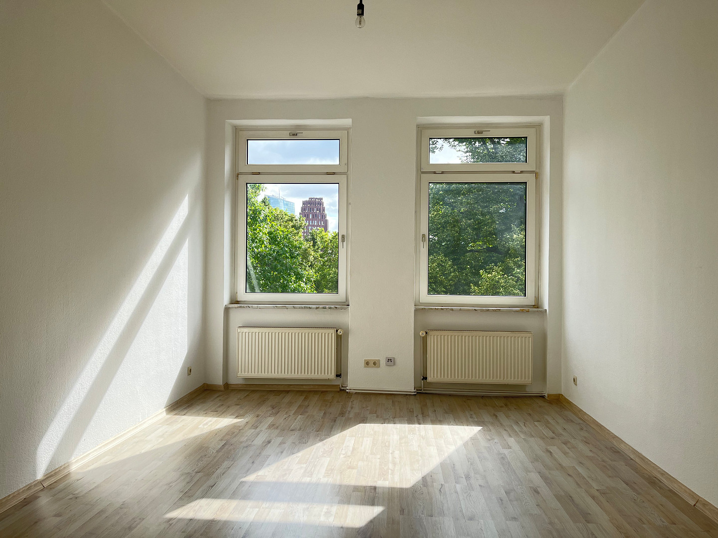 1A-Lage, altersgerechte exklusive 3-Zimmer-Altbau-Wohnung am Park – Foto 5