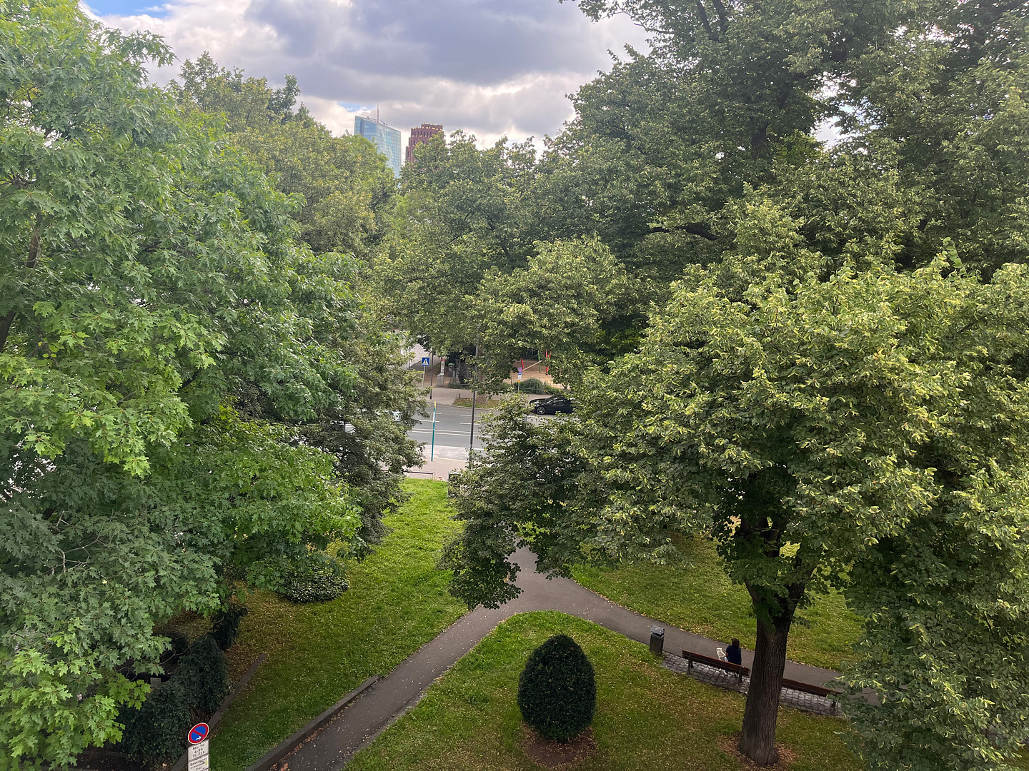 1A-Lage, altersgerechte exklusive 3-Zimmer-Altbau-Wohnung am Park – Foto 2