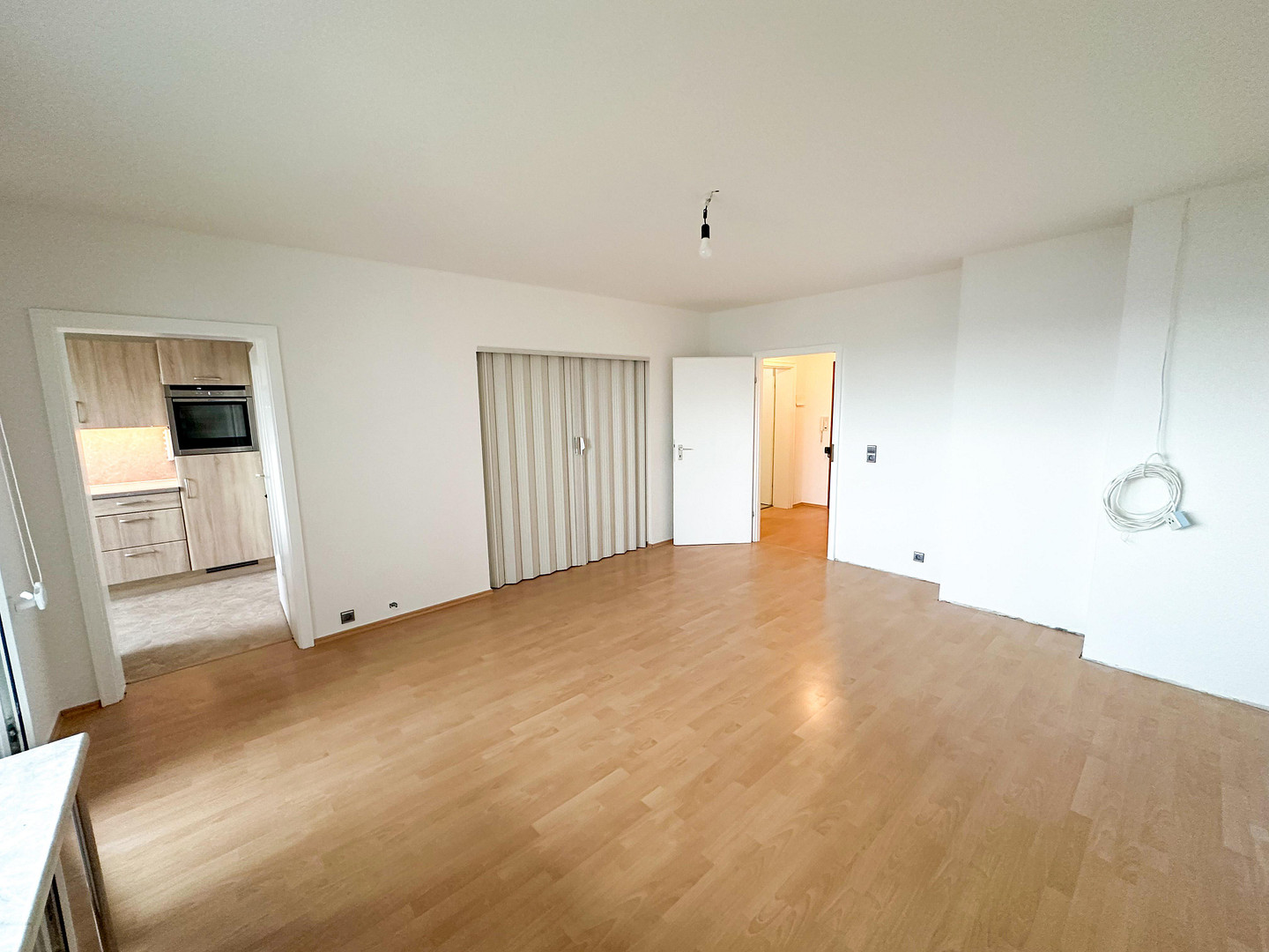 Modernisiertes City-Apartment mit neuer Einbauküche & frischem Bad – Ideal für Singles & Paare! – Foto 2