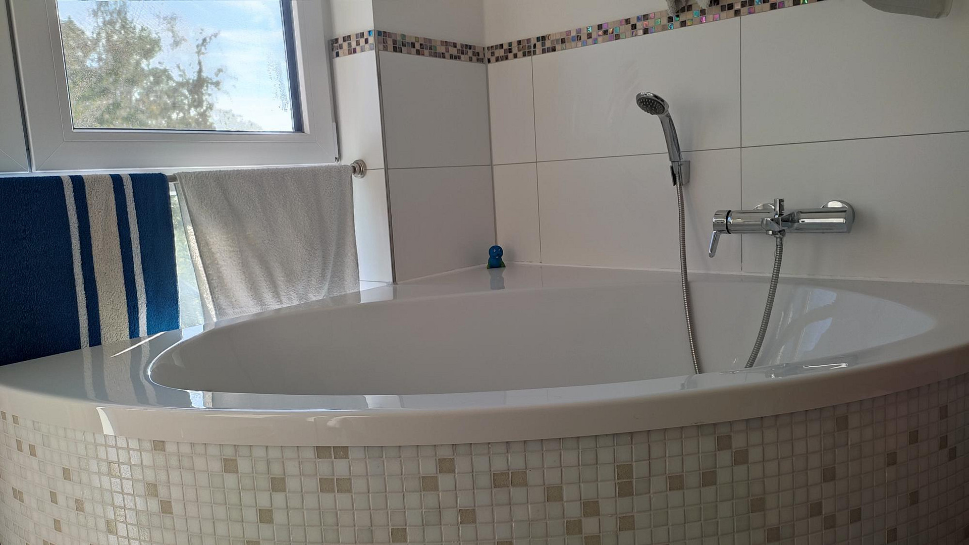 Alles drin! Moderne energieeffiziente DHH mit tollem Garten, Erbpacht – München – Vorschaubild 9