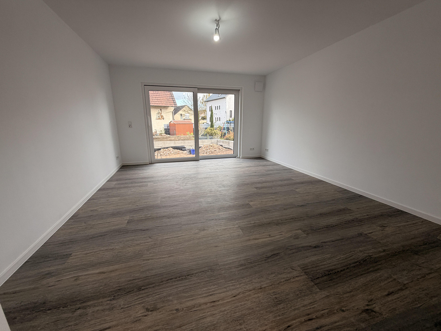 Doppelhaushälfte Erdgeschosswohnung kernsaniert mit Garten und Garage – Edith-Stein-Str. 27, 67354 Römerberg – Vorschaubild 3