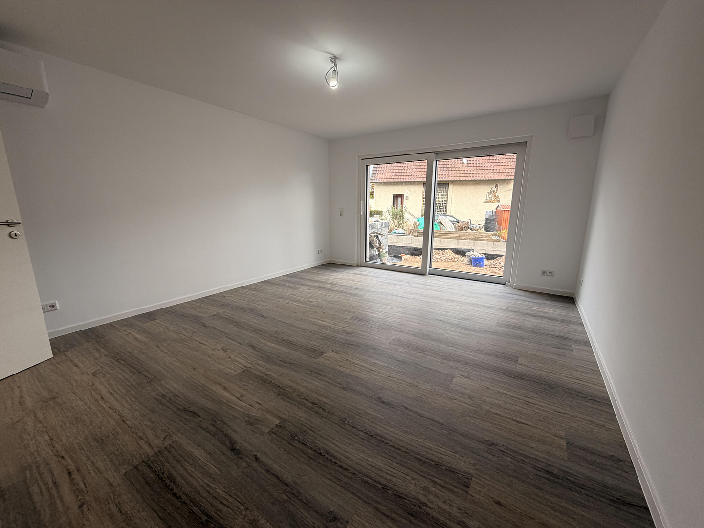 Doppelhaushälfte Erdgeschosswohnung kernsaniert mit Garten und Garage – Edith-Stein-Str. 27, 67354 Römerberg – Vorschaubild 2