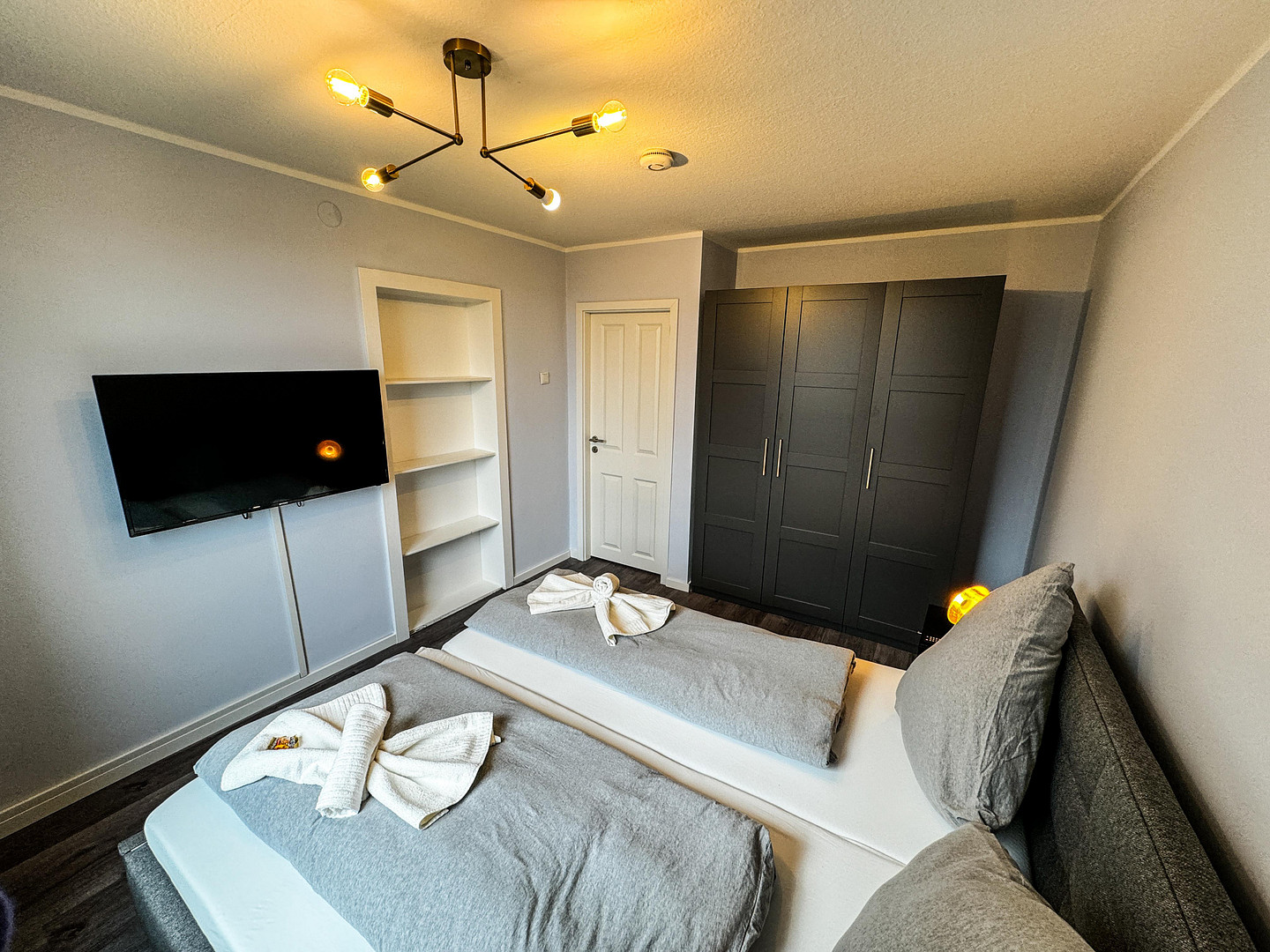 Voll möbliertes 2 1/2 Zimmer Apartment mit Balkon und High-Speed-Internet – Hannover(Mittelfeld) – Vorschaubild 6