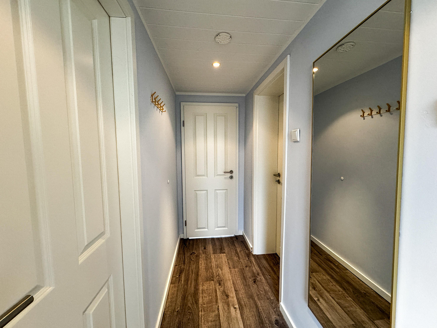 Voll möbliertes 2 1/2 Zimmer Apartment mit Balkon und High-Speed-Internet – Hannover(Mittelfeld) – Vorschaubild 18