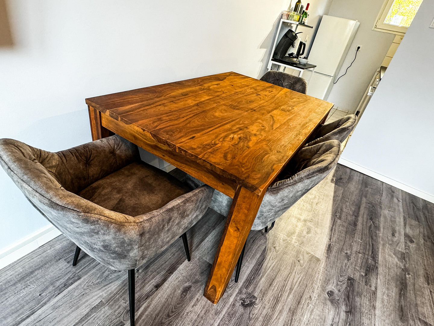 Voll möbliertes 2 1/2 Zimmer Apartment mit Balkon und High-Speed-Internet – Hannover(Mittelfeld) – Vorschaubild 10