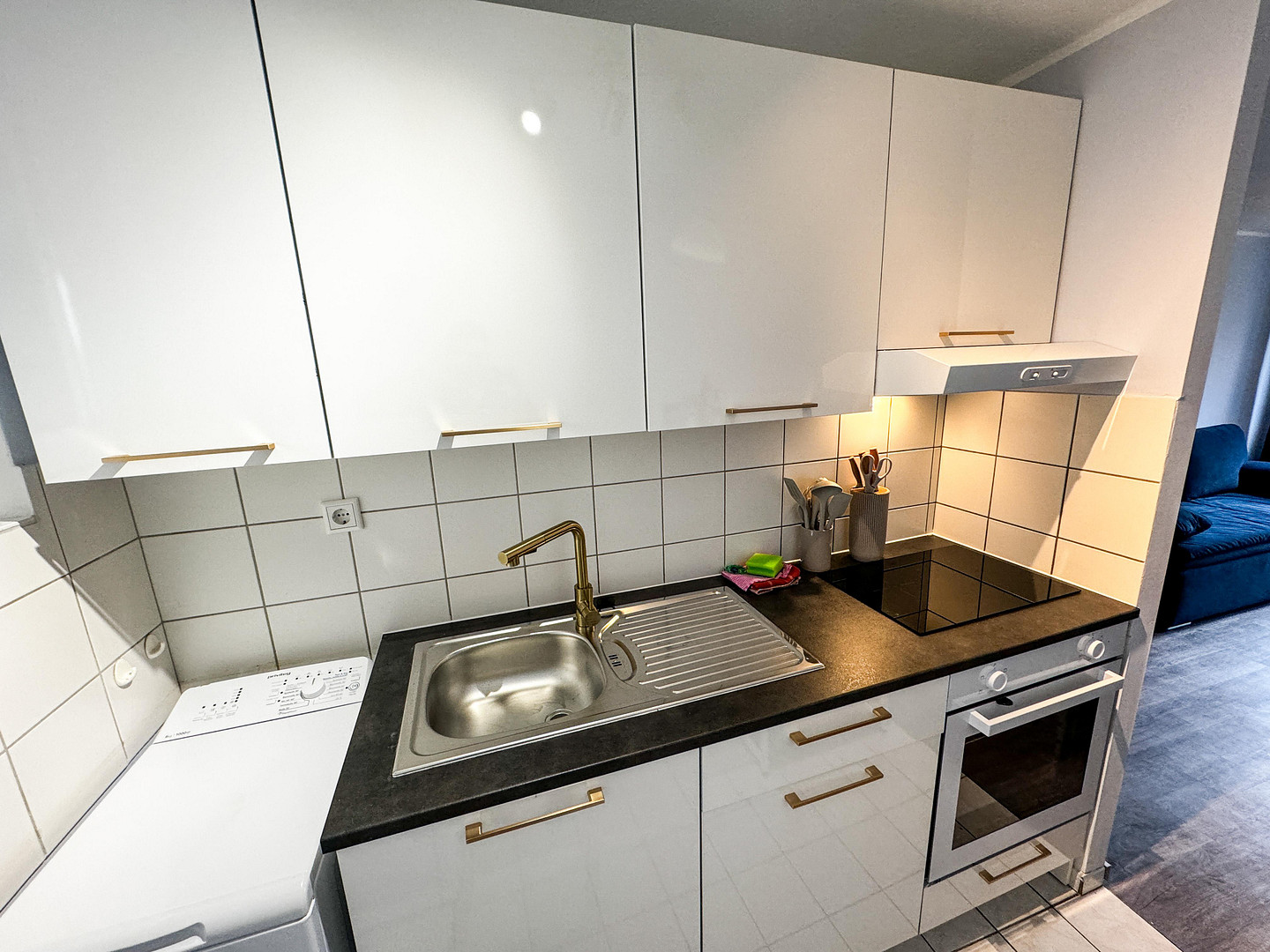 Voll möbliertes 2 1/2 Zimmer Apartment mit Balkon und High-Speed-Internet – Hannover(Mittelfeld) – Vorschaubild 16
