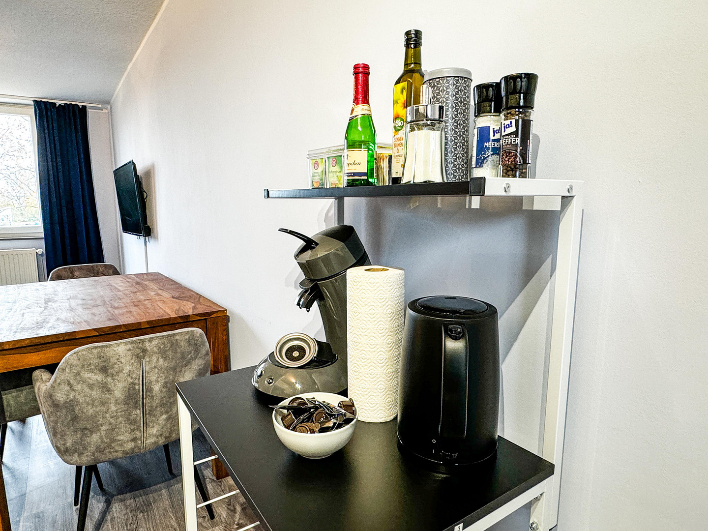 Voll möbliertes 2 1/2 Zimmer Apartment mit Balkon und High-Speed-Internet – Hannover(Mittelfeld) – Vorschaubild 17