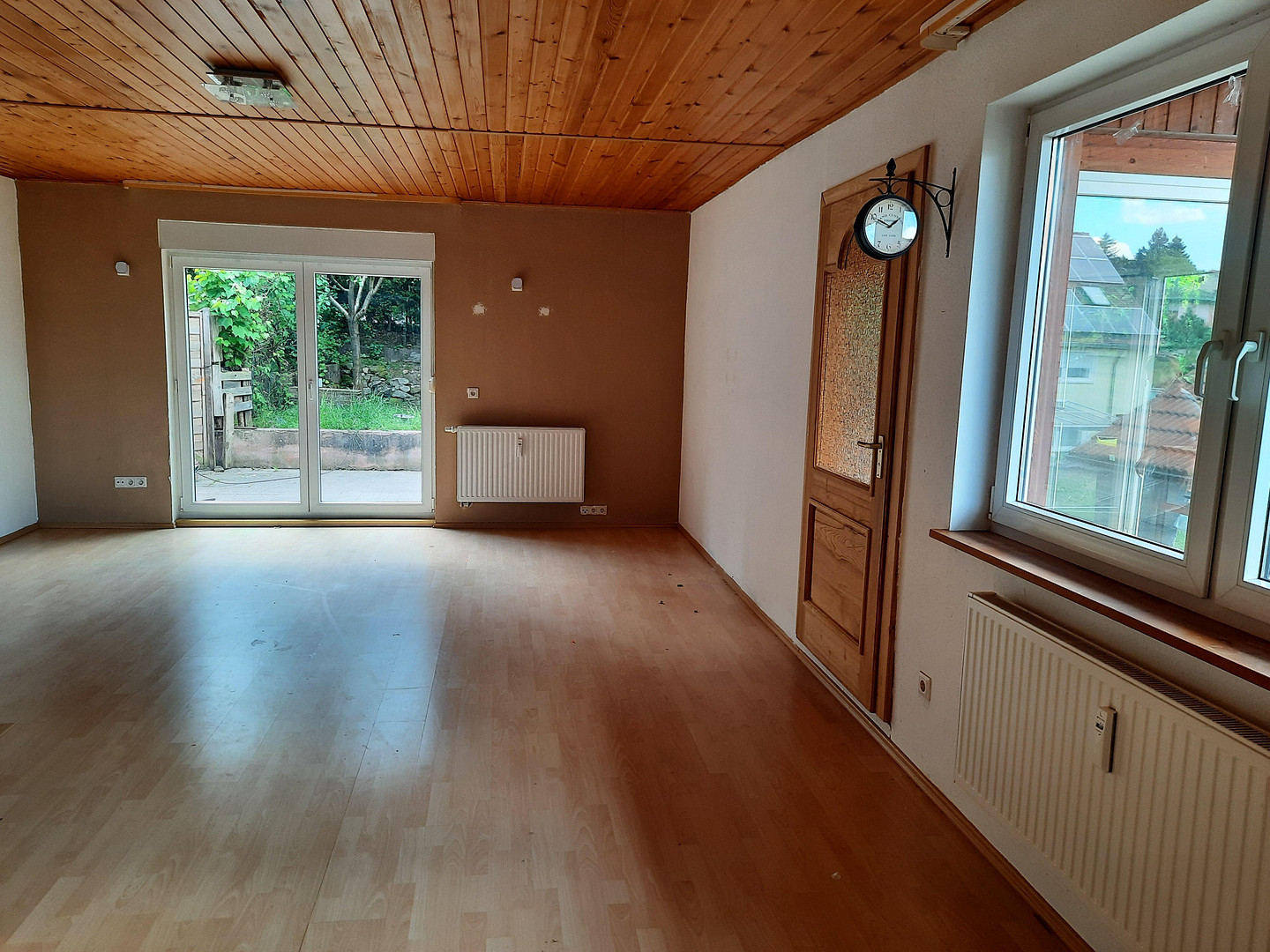 DHH, 3-Zm Whg mit Galerie, Kaminofen, EBK, Balkonen, Terrasse, Garten und beheiztem Wintergarten – 91452 Wilhermsdorf – Vorschaubild 2