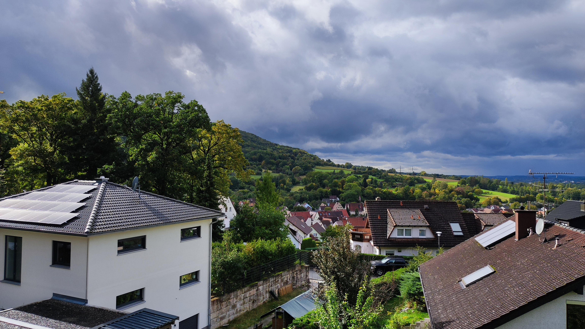 Sonnige Aussichtslage mit Weitblick – Reiheneckhaus mit Galerie, Studio und großem Garten in Happurg – Südring 33, 91230 Happurg – Vorschaubild 8