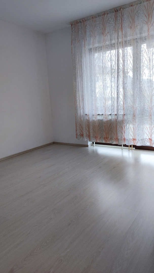 Sonnige Aussichtslage mit Weitblick – Reiheneckhaus mit Galerie, Studio und großem Garten in Happurg – Südring 33, 91230 Happurg – Vorschaubild 33