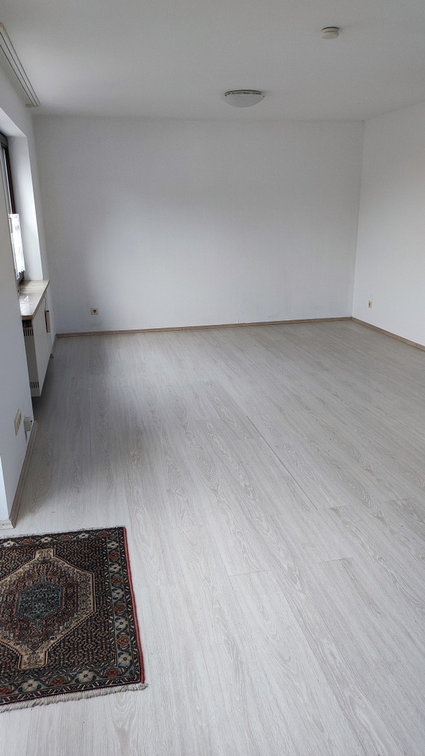 Sonnige Aussichtslage mit Weitblick – Reiheneckhaus mit Galerie, Studio und großem Garten in Happurg – Südring 33, 91230 Happurg – Vorschaubild 12