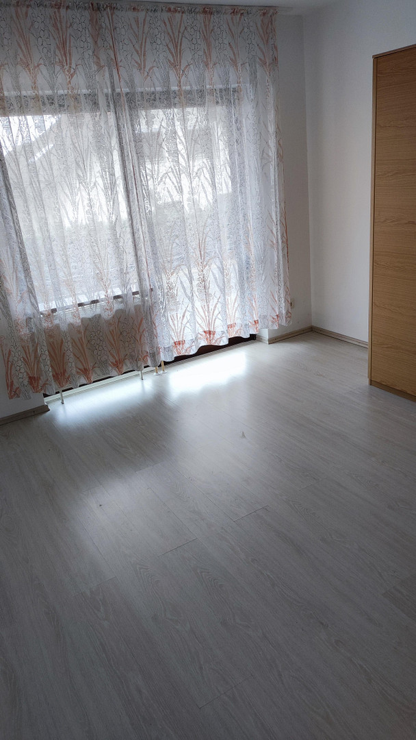 Sonnige Aussichtslage mit Weitblick – Reiheneckhaus mit Galerie, Studio und großem Garten in Happurg – Südring 33, 91230 Happurg – Vorschaubild 32