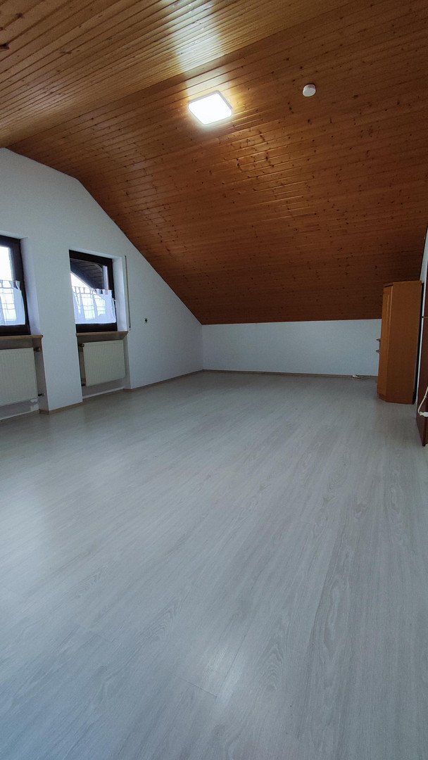 Sonnige Aussichtslage mit Weitblick – Reiheneckhaus mit Galerie, Studio und großem Garten in Happurg – Südring 33, 91230 Happurg – Vorschaubild 36
