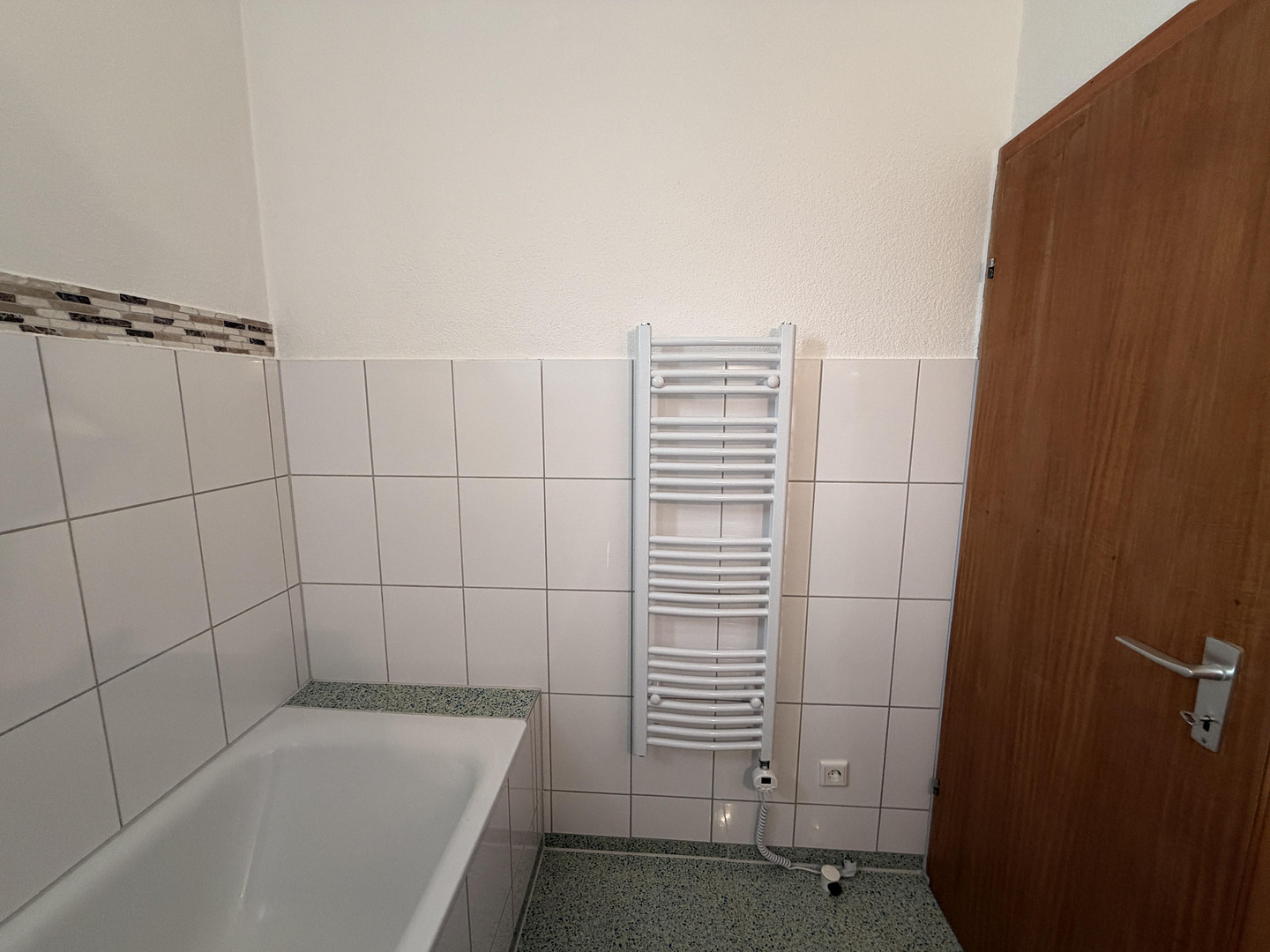 Frisch renovierte Wohnung im Zweifamilienhaus mit Garten direkt an der Regattabahn in DU-Wedau – Rüsternstr 9, 47279 Duisburg(Wedau) – Vorschaubild 15