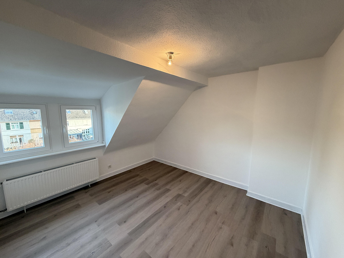 Frisch renovierte Wohnung im Zweifamilienhaus mit Garten direkt an der Regattabahn in DU-Wedau – Rüsternstr 9, 47279 Duisburg(Wedau) – Vorschaubild 17