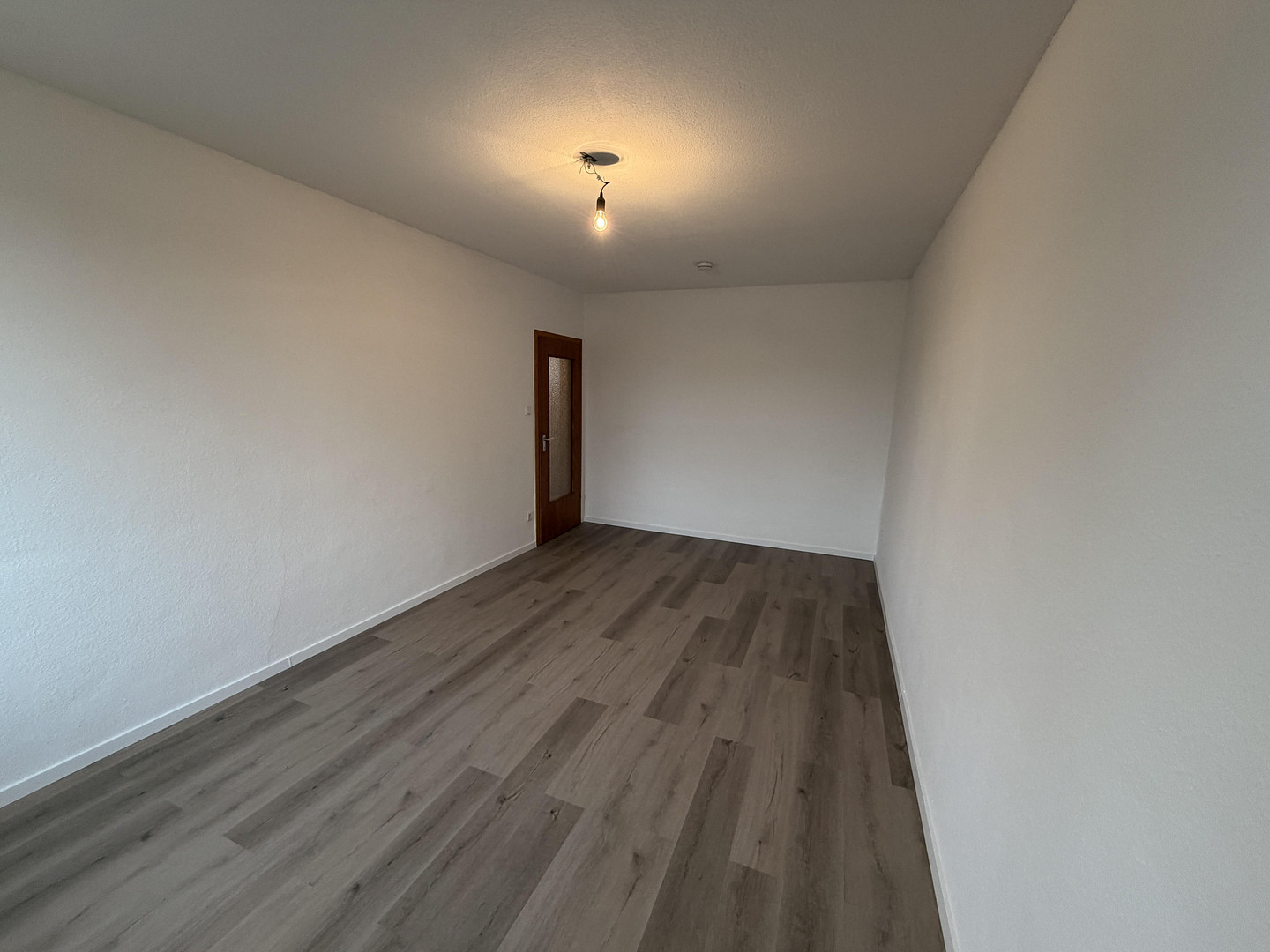 Frisch renovierte Wohnung im Zweifamilienhaus mit Garten direkt an der Regattabahn in DU-Wedau – Rüsternstr 9, 47279 Duisburg(Wedau) – Vorschaubild 6