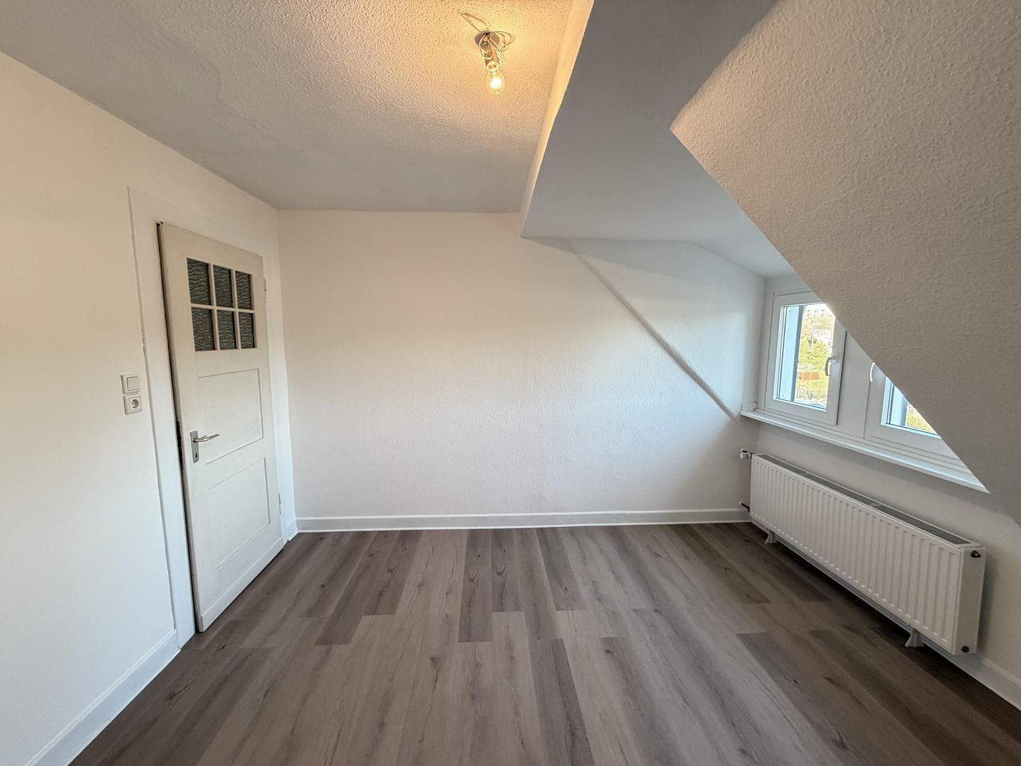 Frisch renovierte Wohnung im Zweifamilienhaus mit Garten direkt an der Regattabahn in DU-Wedau – Rüsternstr 9, 47279 Duisburg(Wedau) – Vorschaubild 18