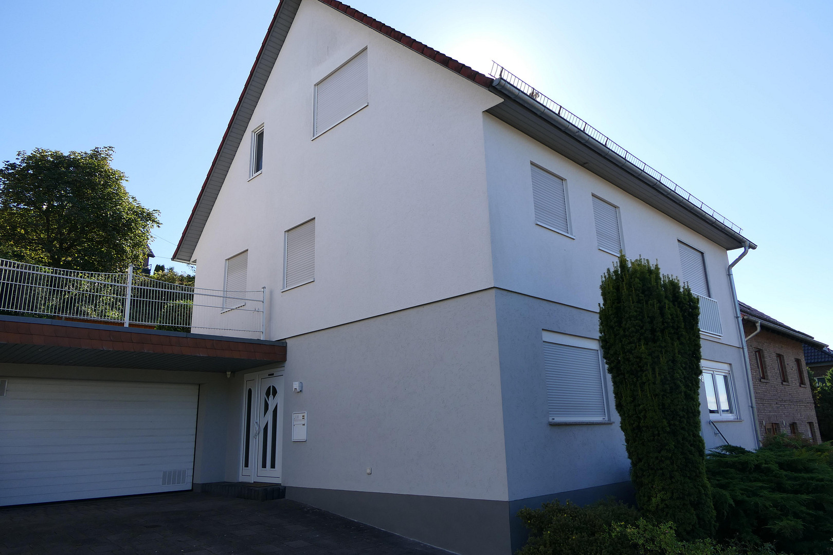Einfamilienhaus mit Doppelgarage und Einliegerwohnung