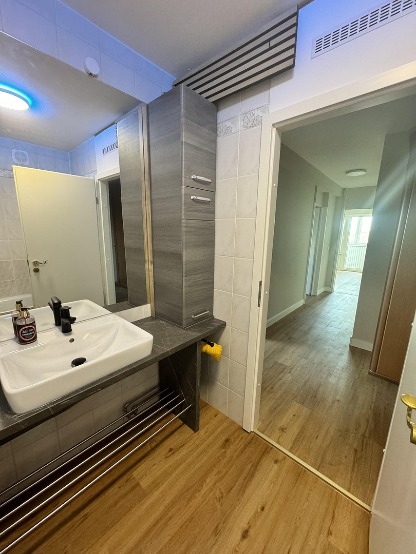Herrenbach-Spickel: gut geschnittene 3 Zimmer-Wohnung mit Fernblick in­ guter Lage. Provisionsfrei! – Augsburg(Spickel-Herrenbach) – Vorschaubild 9