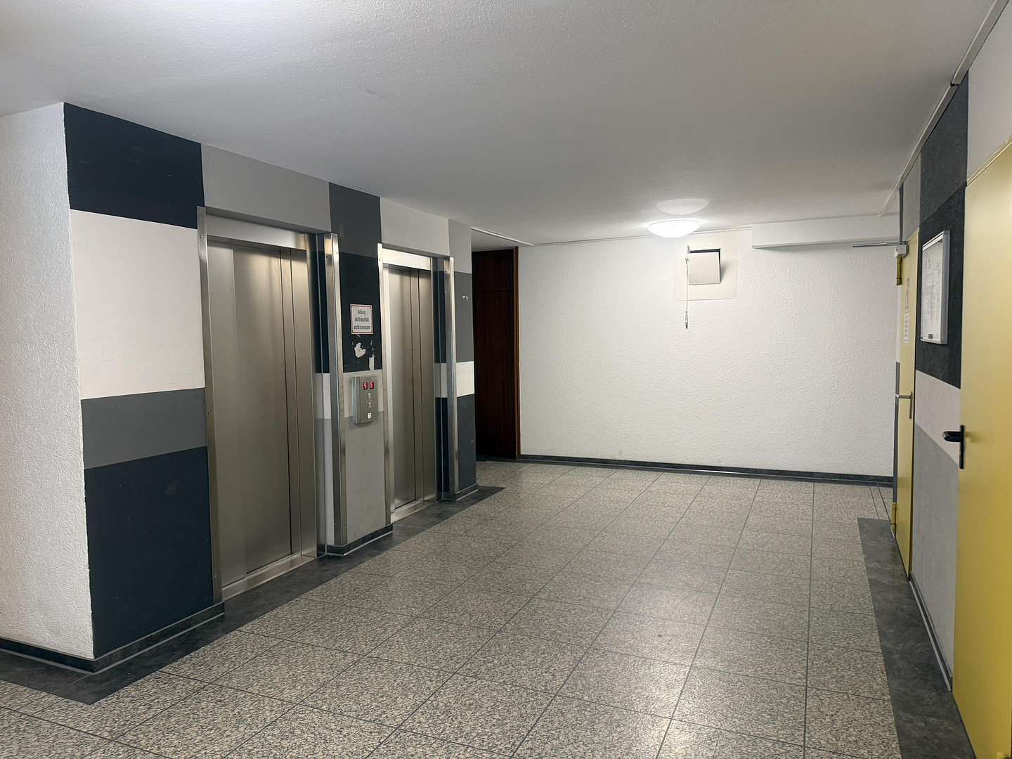 Herrenbach-Spickel: gut geschnittene 3 Zimmer-Wohnung mit Fernblick in­ guter Lage. Provisionsfrei! – Augsburg(Spickel-Herrenbach) – Vorschaubild 4