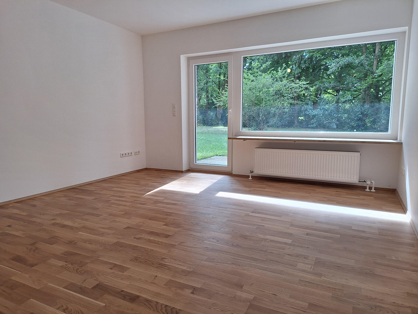 Hochwertig komplettsanierte 3-Zi. Erdgeschossterrassenwohnung in München, Fürstenried, am Waldrand – Kemptener Straße 54, 81475 München(Forstenried) – Vorschaubild 3
