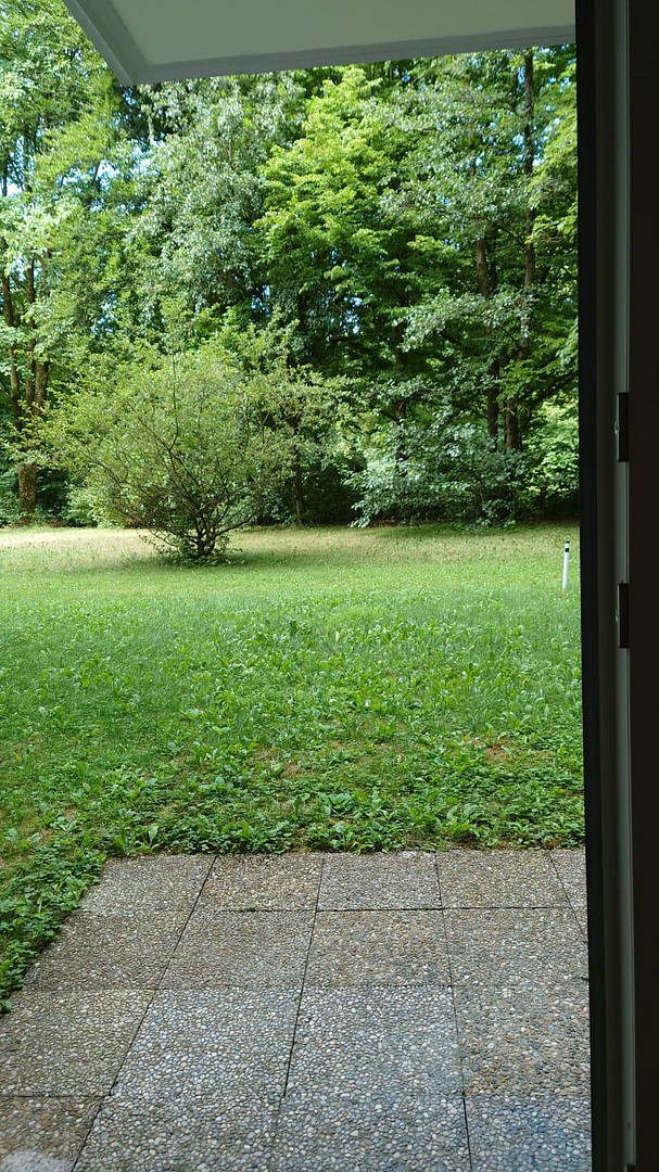 Hochwertig komplettsanierte 3-Zi. Erdgeschossterrassenwohnung in München, Fürstenried, am Waldrand – Kemptener Straße 54, 81475 München(Forstenried) – Vorschaubild 2