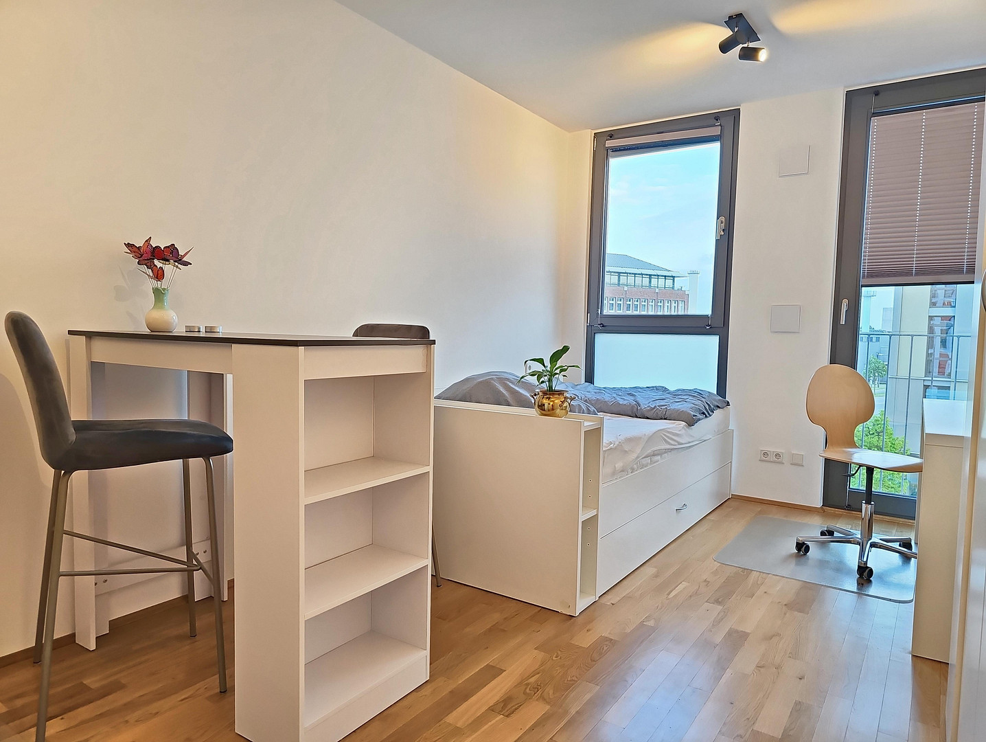 möblierte Neubauwohnung in zentraler Lage – Rudower Chaussee 32, 12489 Berlin(Adlershof) – Vorschaubild 3