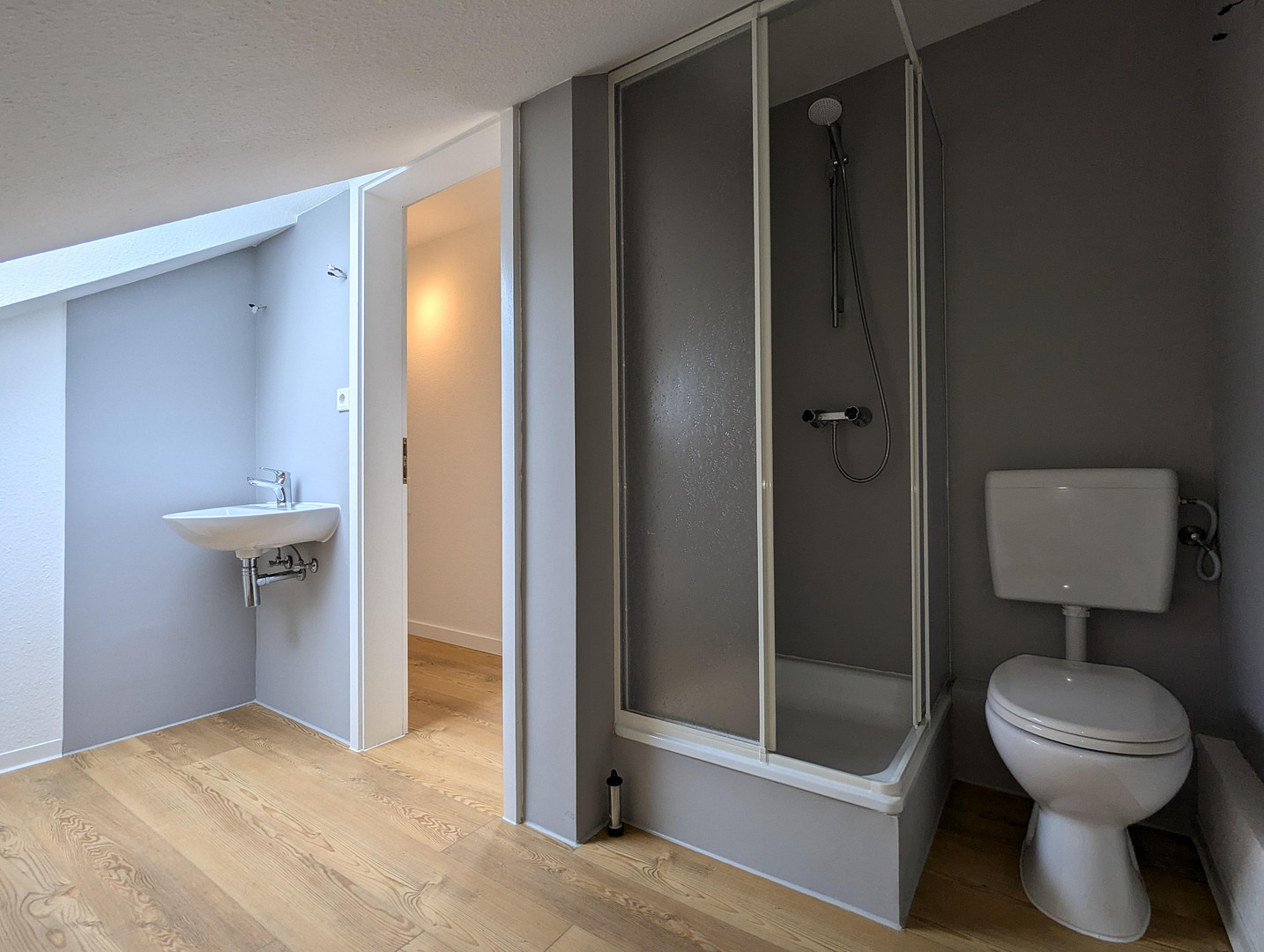 2 Zimmer in teilmöblierter Dachgeschosswohnung – renoviert & WG geeignet | mit EKB – Wildenlohsdamm 2, 26131 Oldenburg (Oldb)-Wildenloh – Vorschaubild 8
