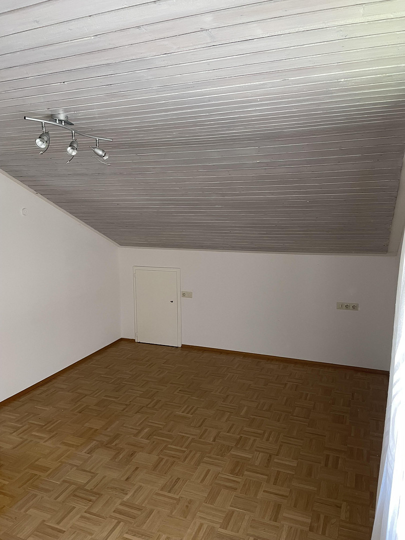Großzügiges, helles Einfamilienhaus mit Einliegerwohnung, Massivbauweise, Sackgassenlage – Abstatt – Vorschaubild 36