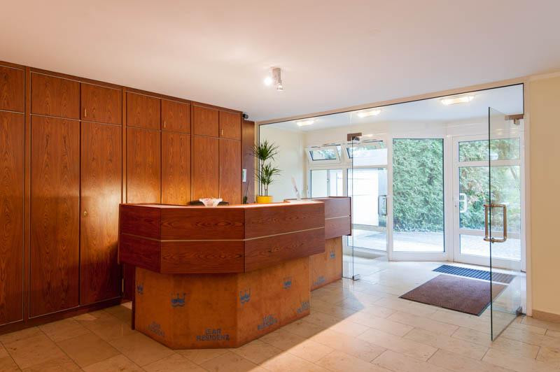 Möbliertes Terrassen-Apartment in ruhiger Wohnanlage – Liebigstr. 20 A, 80538 München(Lehel) – Vorschaubild 2