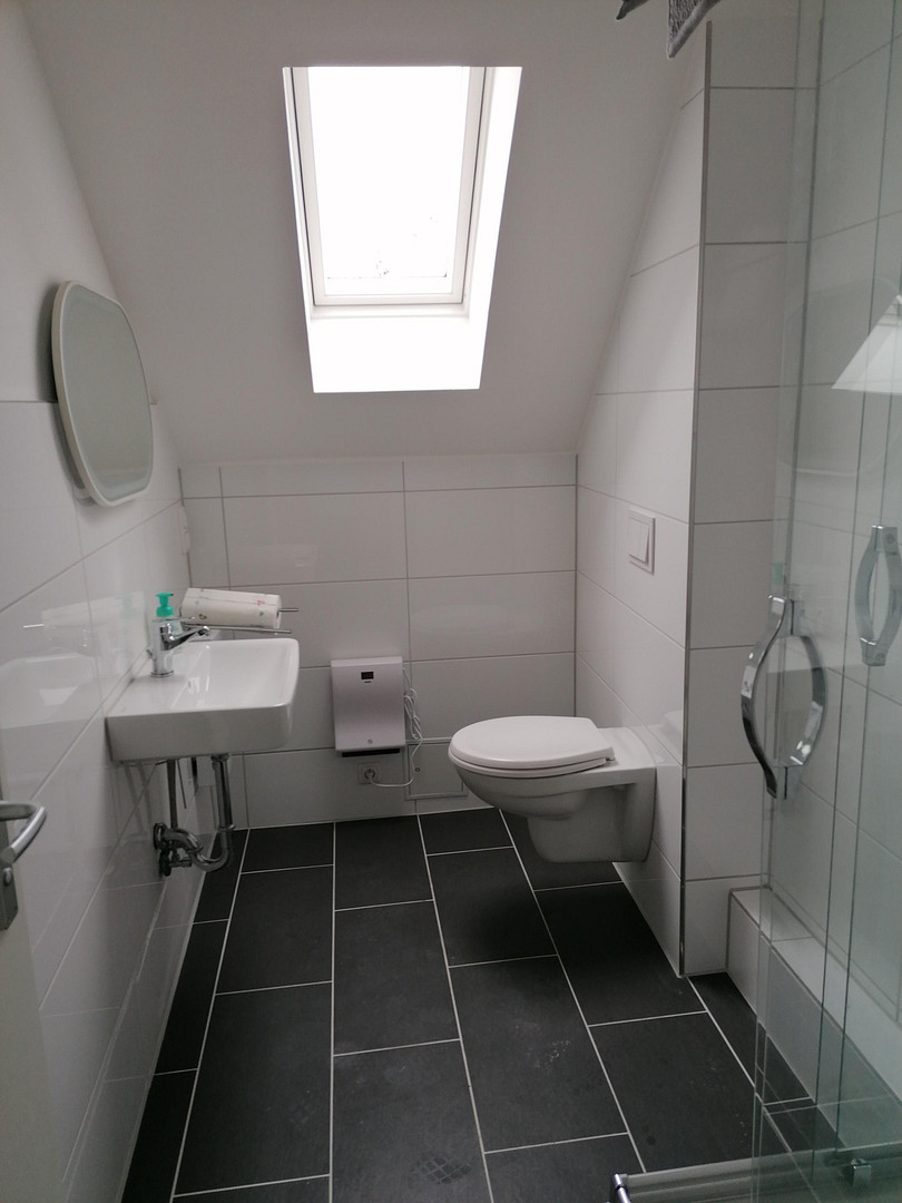 NICHT FÜR FAMILIEN GEEIGNET! WG Zimmer in top Lage Nähe Köln in Leverkusen-Opladen City Erstbezug – Birkenbergstr., 51379 Leverkusen(Opladen) – Vorschaubild 7