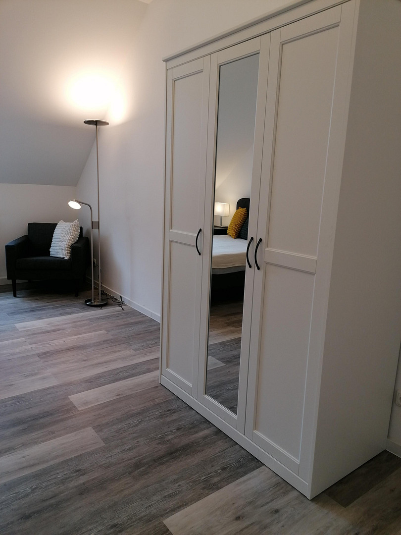 NICHT FÜR FAMILIEN GEEIGNET! WG Zimmer in top Lage Nähe Köln in Leverkusen-Opladen City Erstbezug – Birkenbergstr., 51379 Leverkusen(Opladen) – Vorschaubild 3