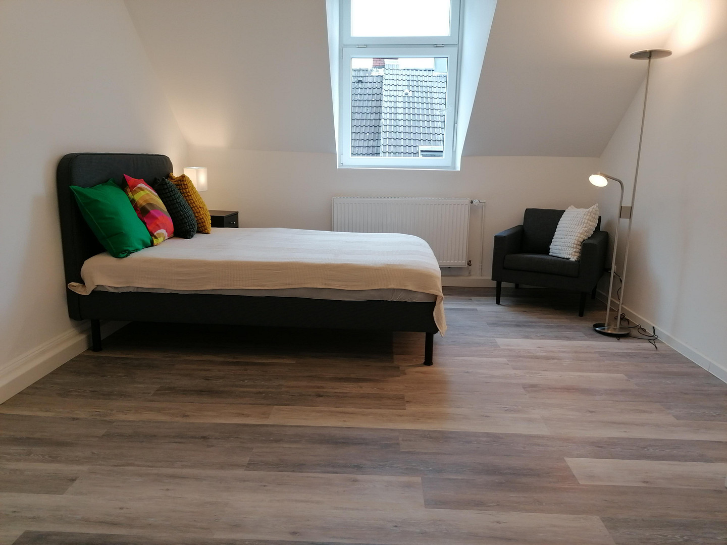 NICHT FÜR FAMILIEN GEEIGNET! WG Zimmer in top Lage Nähe Köln in Leverkusen-Opladen City Erstbezug – Birkenbergstr., 51379 Leverkusen(Opladen) – Vorschaubild 2