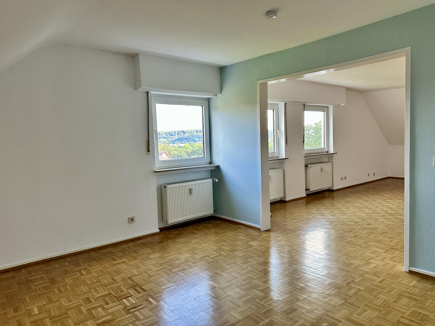 Lichtdurchflutete 3,5-Zi-Dachgeschosswohnung mit Panoramablick auf der Bellevue – Saarbrücken(Alt-Saarbrücken) – Vorschaubild 2