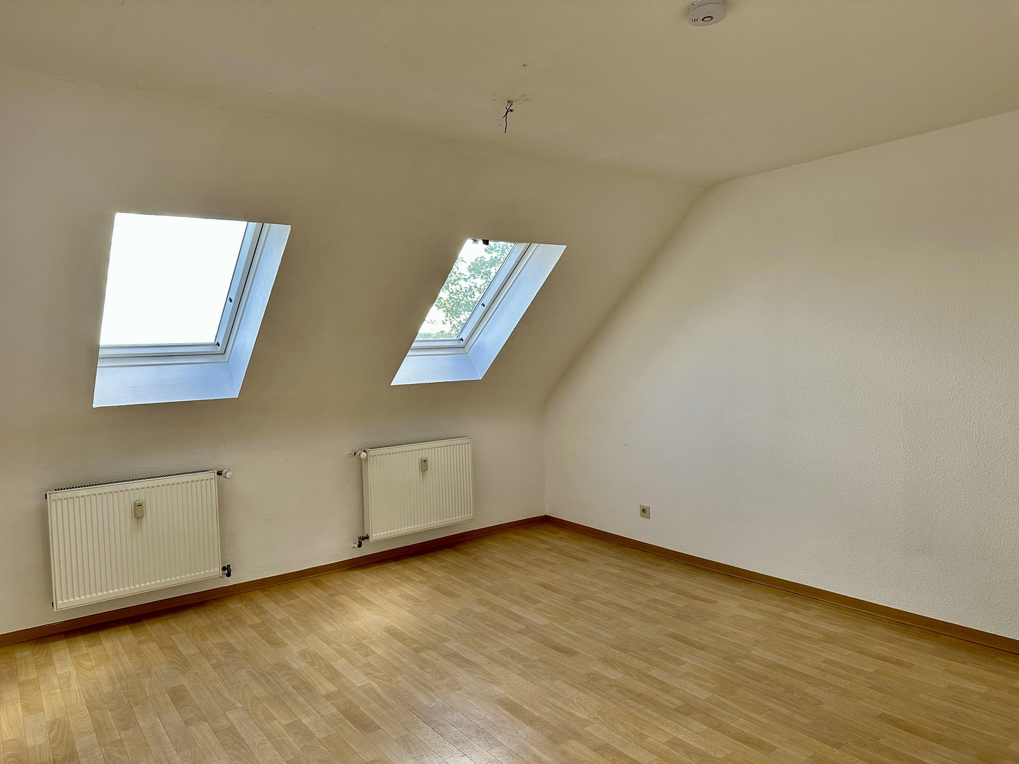 Lichtdurchflutete 3,5-Zi-Dachgeschosswohnung mit Panoramablick auf der Bellevue – Saarbrücken(Alt-Saarbrücken) – Vorschaubild 6