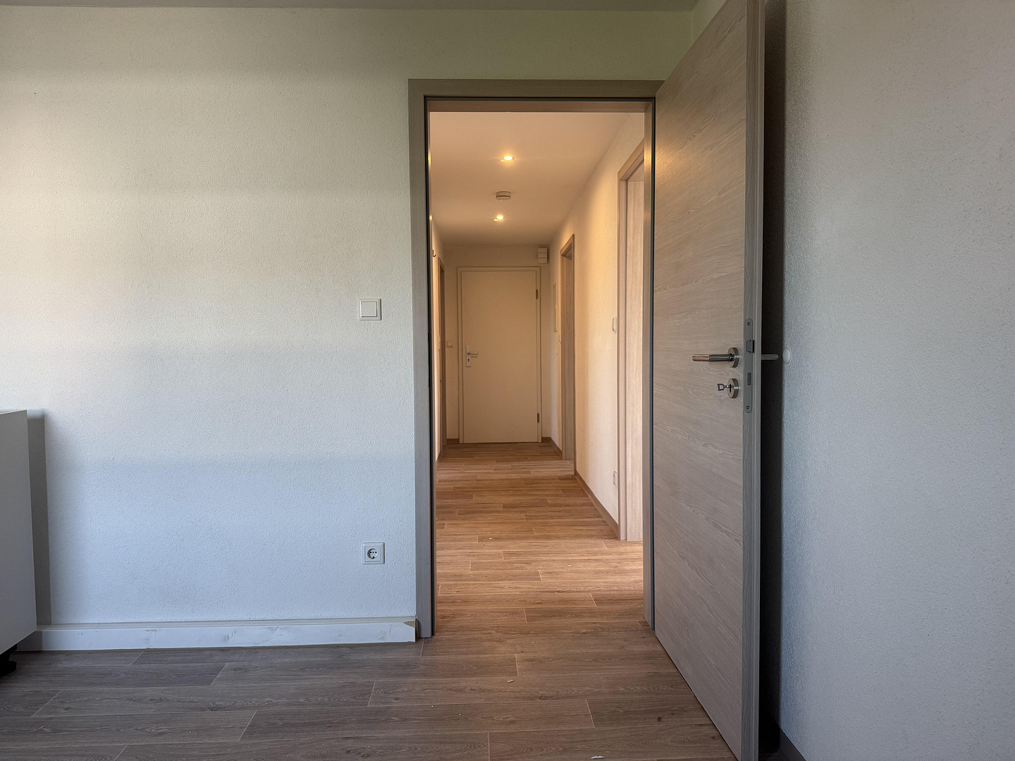3-Zimmer-Wohnung mit neuer Einbauküche, Südbalkon & Stellplatz – Ansbacher Str. 26C, 91710 Gunzenhausen – Vorschaubild 11