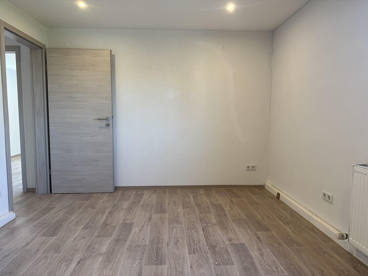 3-Zimmer-Wohnung mit neuer Einbauküche, Südbalkon & Stellplatz – Ansbacher Str. 26C, 91710 Gunzenhausen – Vorschaubild 9