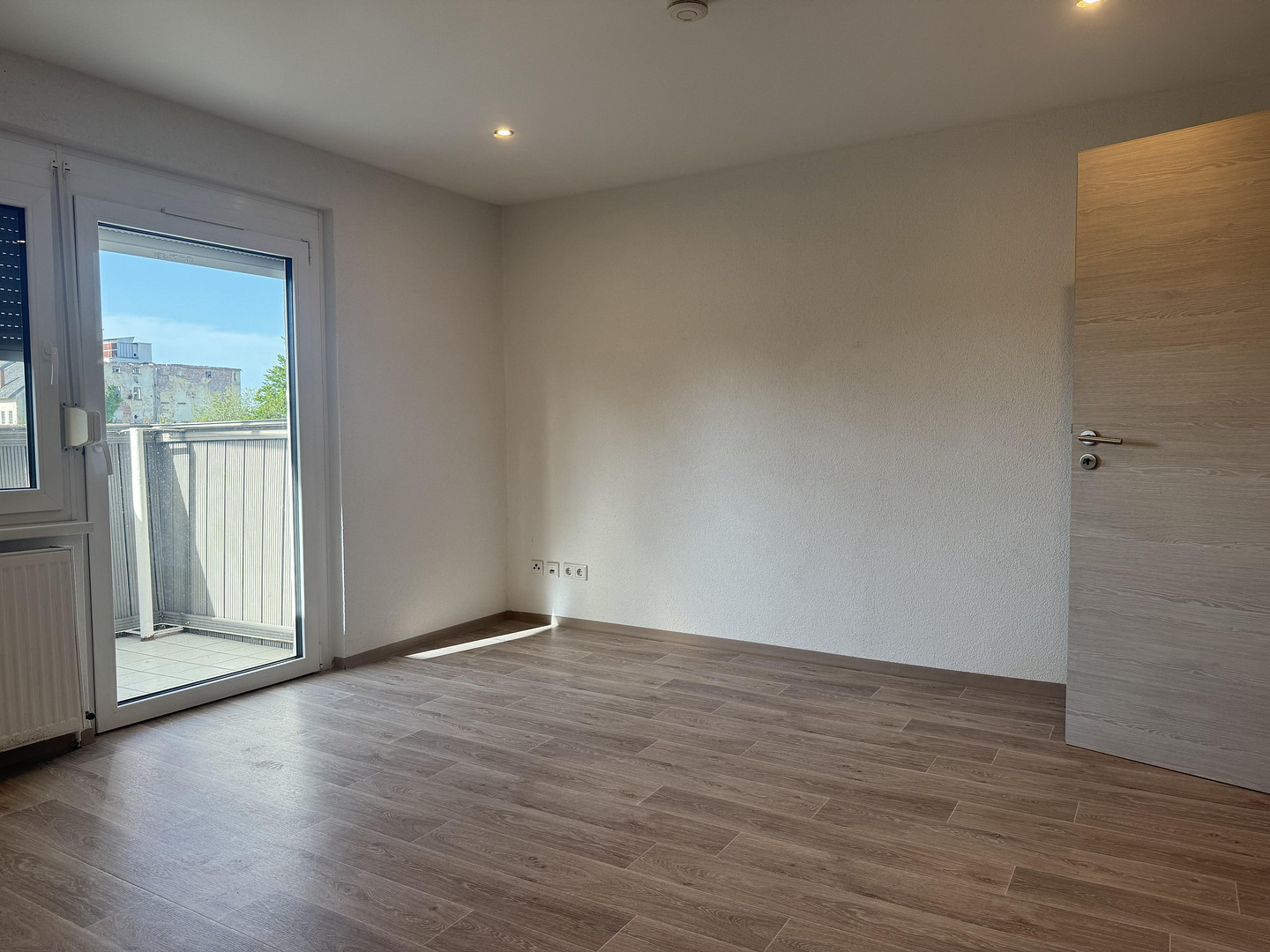 3-Zimmer-Wohnung mit neuer Einbauküche, Südbalkon & Stellplatz – Ansbacher Str. 26C, 91710 Gunzenhausen – Vorschaubild 6