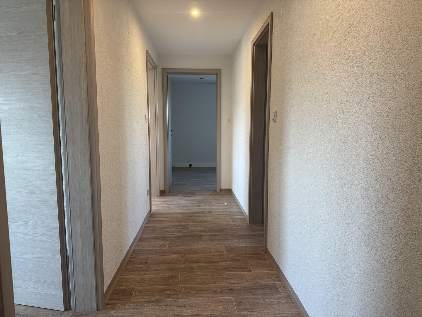 3-Zimmer-Wohnung mit neuer Einbauküche, Südbalkon & Stellplatz – Ansbacher Str. 26C, 91710 Gunzenhausen – Vorschaubild 12