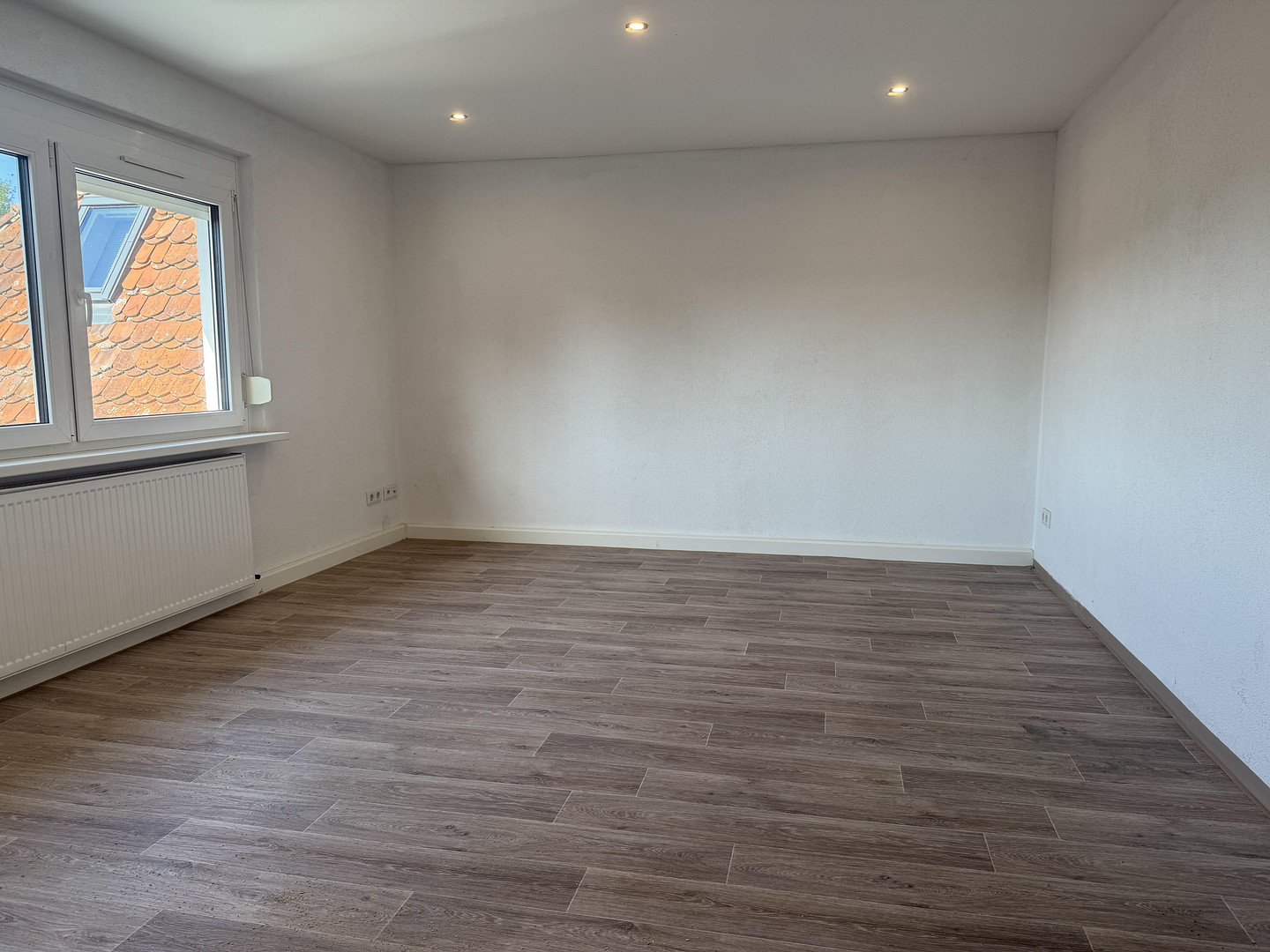 3-Zimmer-Wohnung mit neuer Einbauküche, Südbalkon & Stellplatz – Ansbacher Str. 26C, 91710 Gunzenhausen – Vorschaubild 4