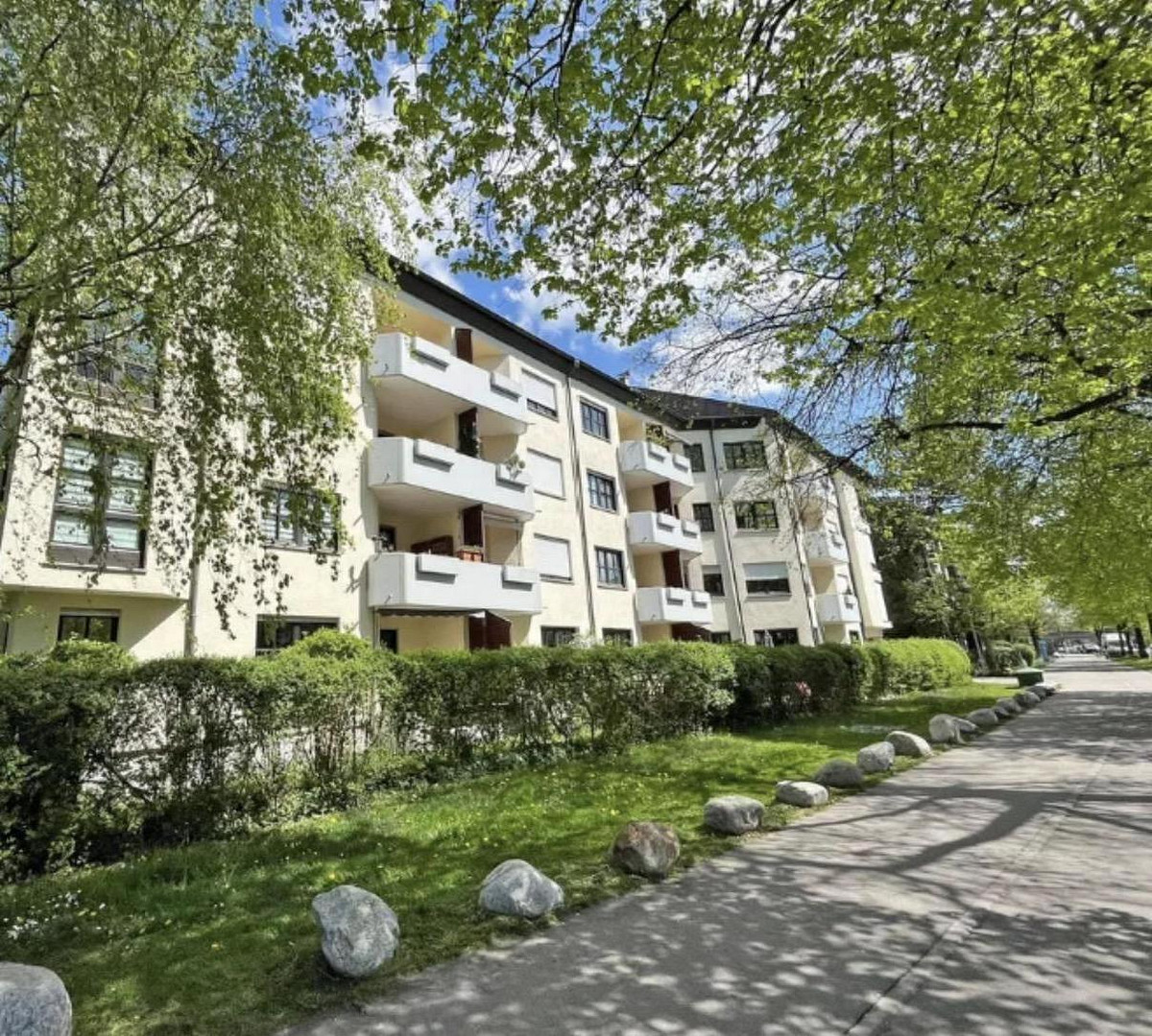 Charmante 3-Zimmer-Maisonette mit sonniger Terrasse – provisionsfrei in Ramersdorf-Perlach – Ottobrunnerstr. 49a, 81737 München(Ramersdorf) – Vorschaubild 2