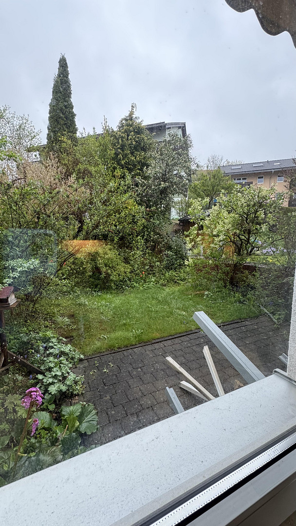 Charmantes Reihenhaus mit Garten in 08280 Aue + Garagen – Aue – Vorschaubild 11