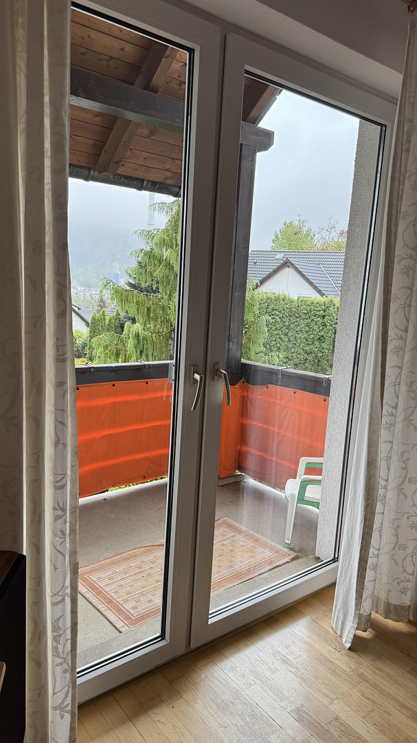 Charmantes Reihenhaus mit Garten in 08280 Aue + Garagen – Aue – Vorschaubild 13