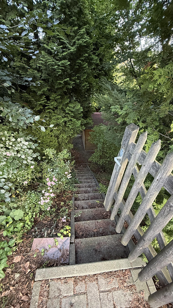 Charmantes Reihenhaus mit Garten in 08280 Aue + Garagen – Aue – Vorschaubild 14