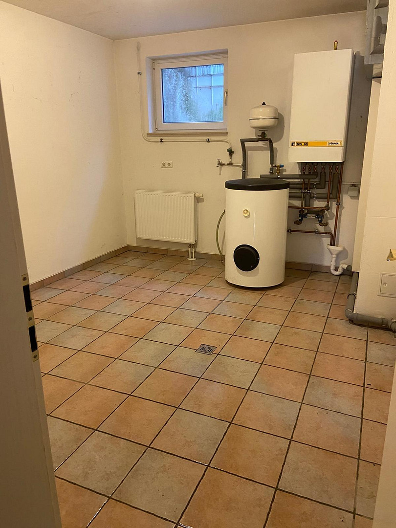 Charmantes Reihenhaus mit Garten in 08280 Aue + Garagen – Aue – Vorschaubild 22